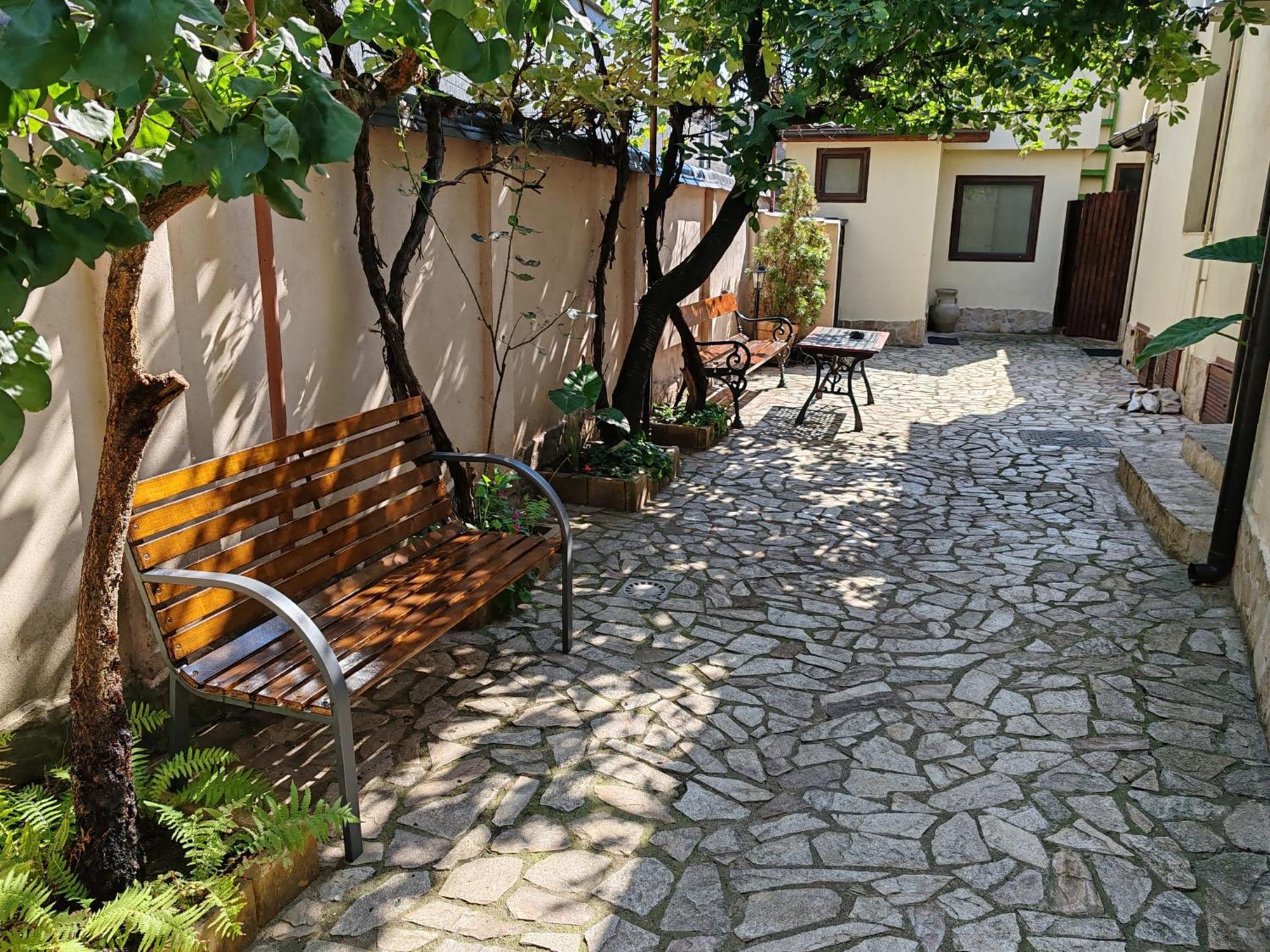 Arthouse Lucrezia Ξενοδοχείο Τιμισοάρα Εξωτερικό φωτογραφία